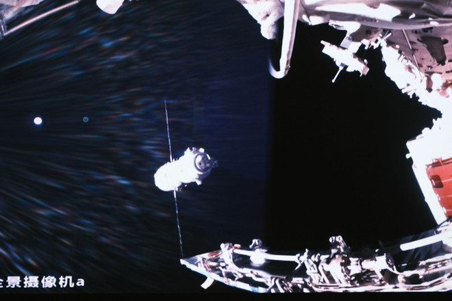 Tàu vũ trụ Thần Châu-16 đưa 9 hạt giống thí nghiệm vào không gian ảnh 1