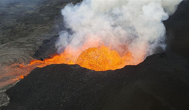 Núi lửa Kilauea ở Hawaii phun trào trở lại chỉ sau chưa đầy 1 tháng ảnh 1