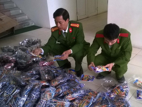 Thanh Hóa bắt giữ số lượng lớn đồ chơi bạo lực không nguồn gốc ảnh 1
