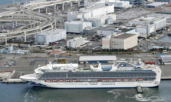 Thêm 10 người trên du thuyền của Nhật dương tính với virus corona ảnh 1