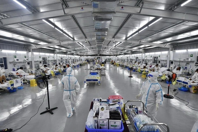 Bệnh nhân đầu tiên tại Bệnh viện Dã chiến số 13 được ra viện ảnh 1