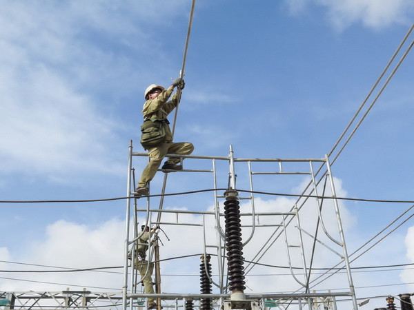 Cuối tháng 3 hoàn thành nâng tải đường dây 220kV Nho Quan-Thanh Hóa ảnh 1