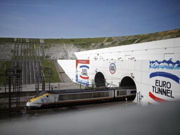 Anh cấm hãng Eurotunnel cung cấp dịch vụ phà tới Pháp ảnh 1