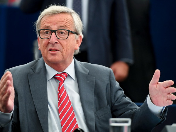 Chủ tịch Ủy ban châu Âu Jean-Claude Juncker. (Ảnh: AFP/TTXVN) Người dân các nước thuộc EU được miễn cước chuyển vùng điện thoại ảnh 1
