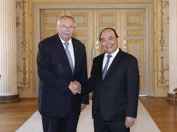 Thủ tướng Nguyễn Xuân Phúc gặp và làm việc với lãnh đạo bang Hessen ảnh 2