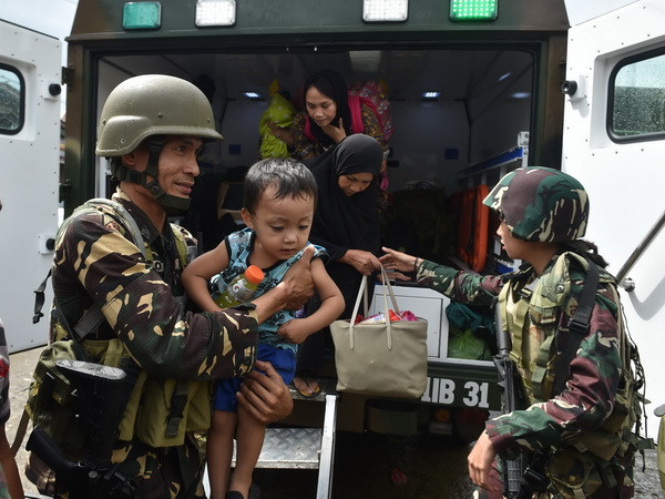 Philippines bắt đối tượng hỗ trợ tài chính cho phiến quân Marawi ảnh 1