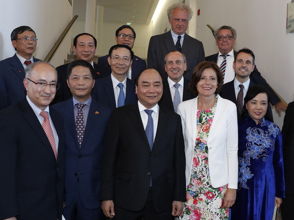 Thủ tướng gặp và làm việc với lãnh đạo bang Rheinland-Pfalz của Đức ảnh 1