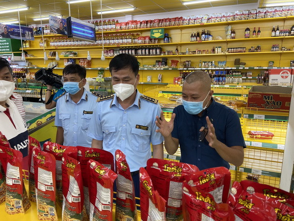 Cần 'bộ lọc' tốt hơn để bảo vệ người tiêu dùng dịp cuối năm ảnh 1