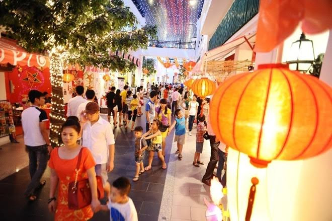 Độc đáo khu ăn vặt phố cổ trong lòng “thành phố Hoàng Gia” ảnh 3