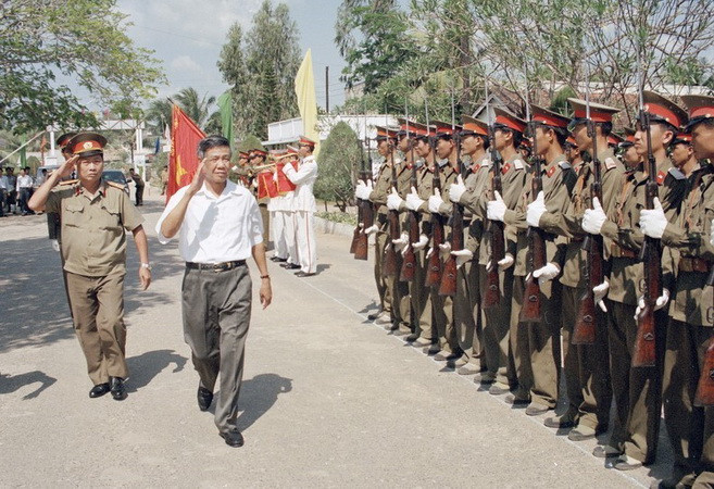 Nguyên Tổng Bí thư Lê Khả Phiêu: Tấm gương cống hiến hết mình ảnh 1