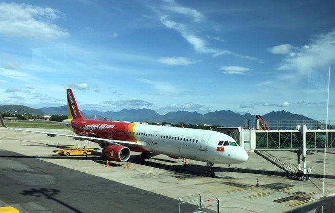 Vietjet ngừng khai thác một số chuyến bay do ảnh hưởng bão Tapah ảnh 1