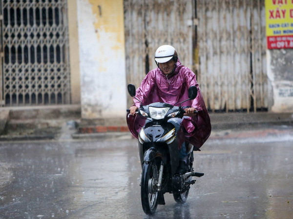 Ảnh chỉ có tính minh họa. (Ảnh: Lê Minh Sơn/Vietnam+) Cả nước có mưa về đêm, đề phòng tố lốc và gió giật mạnh ảnh 1