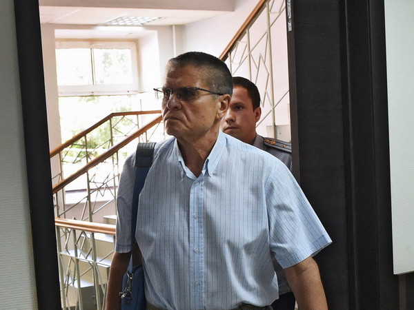 Nga kết án 8 năm tù cựu Bộ trưởng Phát triển kinh tế nhận hối lộ ảnh 1