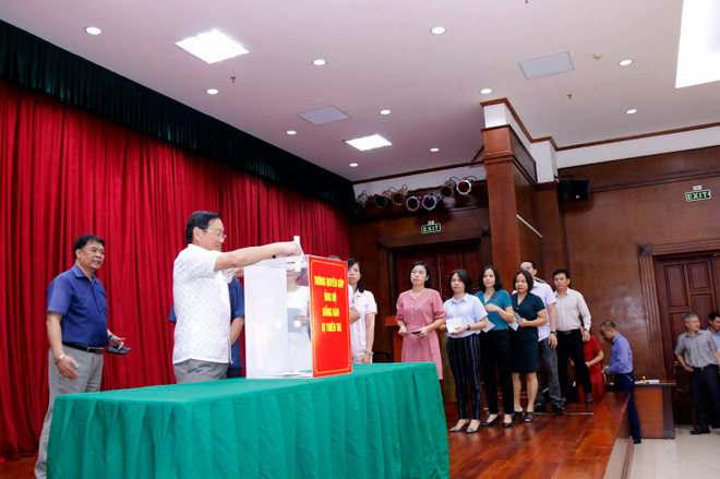 Người Việt ở Lào giúp người dân địa phương khắc phục thiên tai ảnh 2