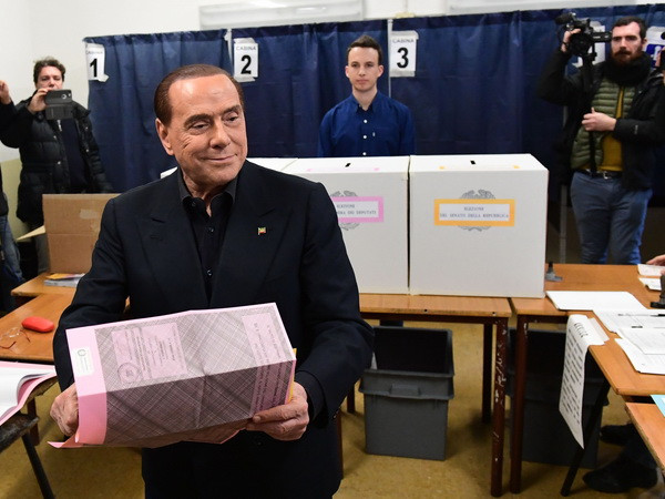 Bầu cử quốc hội Italy: Liên minh cánh hữu của ông Berlusconi dẫn trước ảnh 1