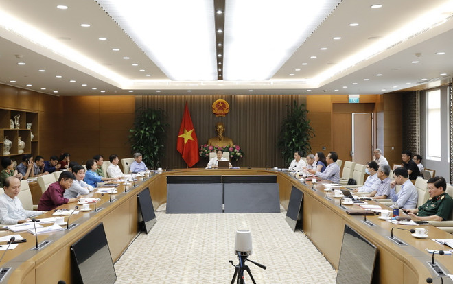 Quang cảnh cuộc họp. (Ảnh: Dương Giang/TTXVN) BCĐ Quốc gia phòng, chống COVID-19: Cần có chiến lược xét nghiệm mới ảnh 1
