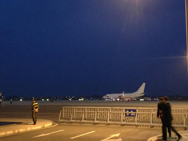 Chiếc Air Force One của Tổng thống Mỹ hạ cánh xuống sân bay Nội Bài ảnh 8