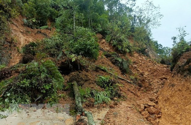 Các khu vực trong cả nước đề phòng lốc, sét, mưa đá và gió giật mạnh ảnh 2