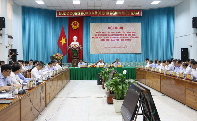 Quang cảnh hội nghị. (Ảnh: Công Mạo/TTXVN) Các tuyến cao tốc mới phía Nam sẽ là động lực phát triển kinh tế ảnh 1