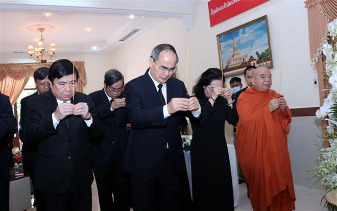 Lãnh đạo Đảng, Nhà nước viếng, tưởng niệm nguyên Thủ tướng Lào ảnh 4