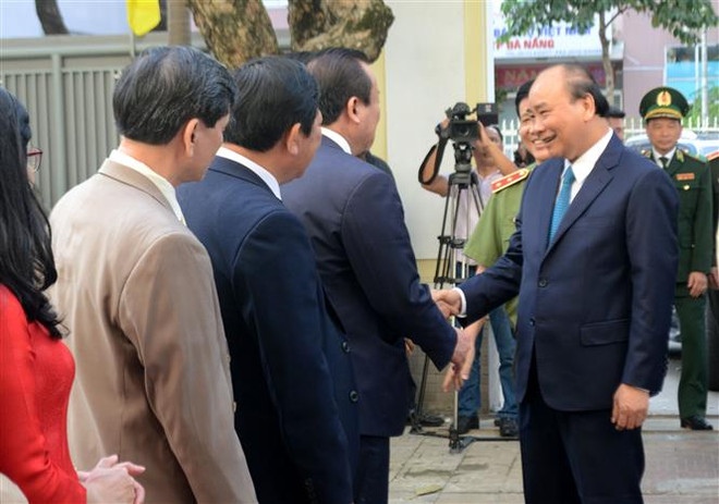 Thủ tướng Nguyễn Xuân Phúc chúc Tết các đơn vị tại Đà Nẵng ảnh 3