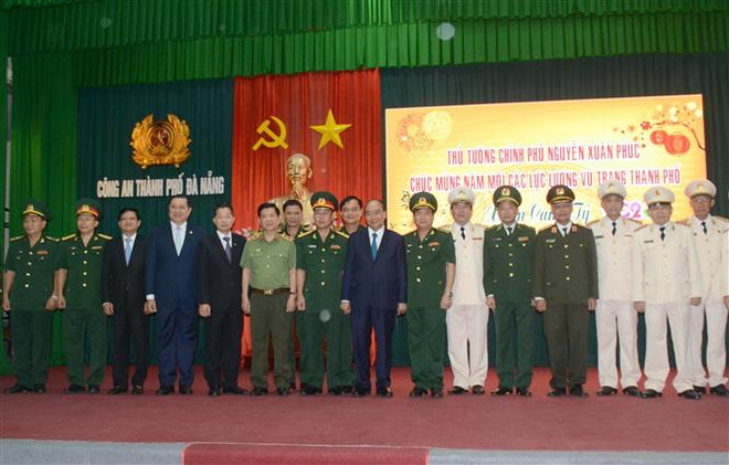 Thủ tướng Nguyễn Xuân Phúc chúc Tết các đơn vị tại Đà Nẵng ảnh 2