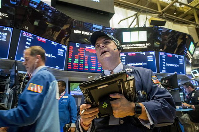 Chứng khoán Âu-Mỹ khởi đầu tuần mới kém lạc quan ảnh 1