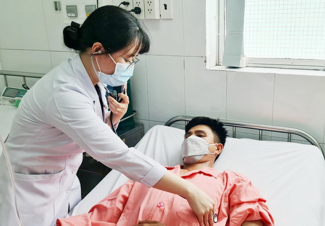 TP.HCM: Ngạt khí khi nạo vét cống thoát nước, 1 người tử vong, 4 người ảnh 1