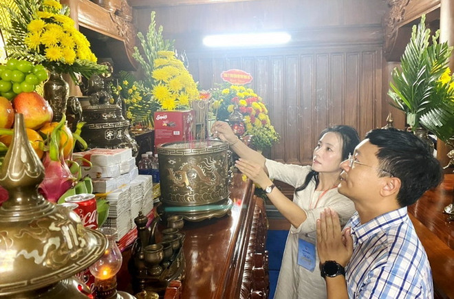 Nhiều hoạt động về nguồn của thanh niên, sinh viên Kiều bào ảnh 1