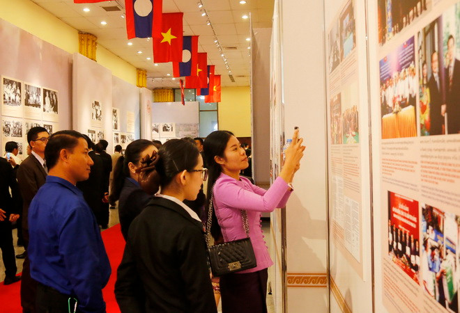 Trưng bày 400 bức ảnh, tài liệu quý về quan hệ truyền thống Việt-Lào ảnh 2