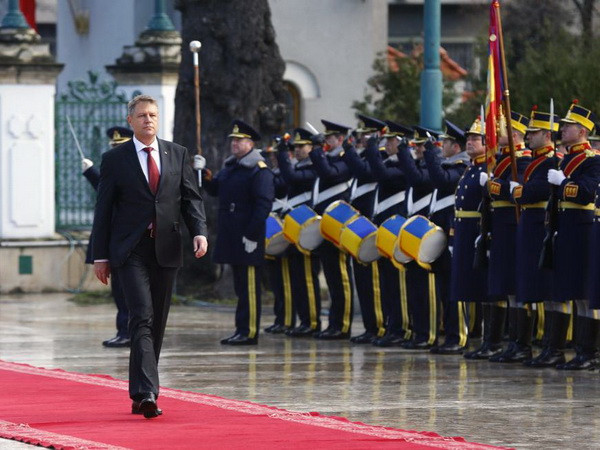 Tân Tổng thống Romania Klaus Iohannis tuyên thệ nhậm chức ảnh 1