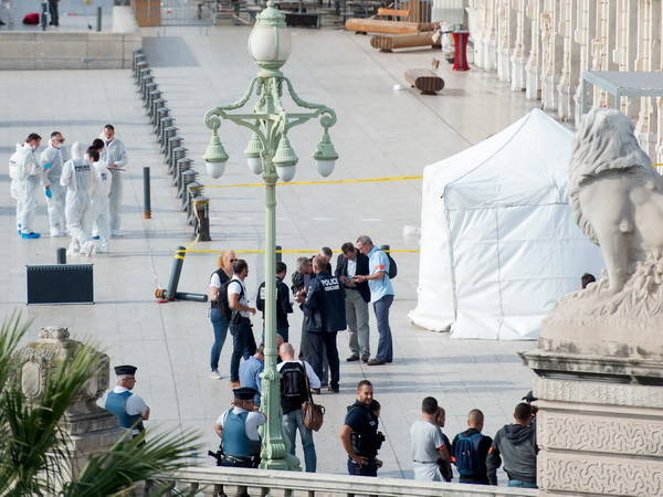 Phát hiện mới về hung thủ gây ra vụ tấn công bằng dao tại Marseille ảnh 1