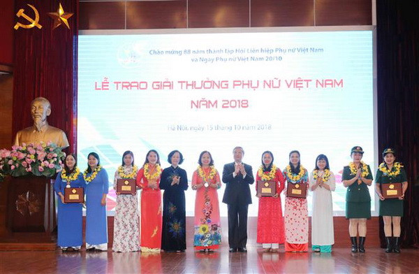 15 tập thể, cá nhân nhận Giải thưởng Phụ nữ Việt Nam năm 2018 ảnh 1