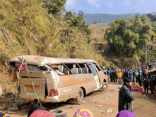 Thăm hỏi gia đình nạn nhân của vụ tai nạn giao thông ở Sơn La ảnh 1