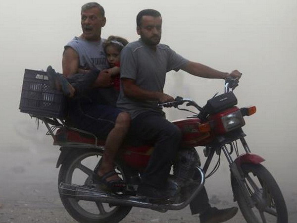 Quân đội Syria không kích gần Damascus, 42 người thiệt mạng ảnh 1