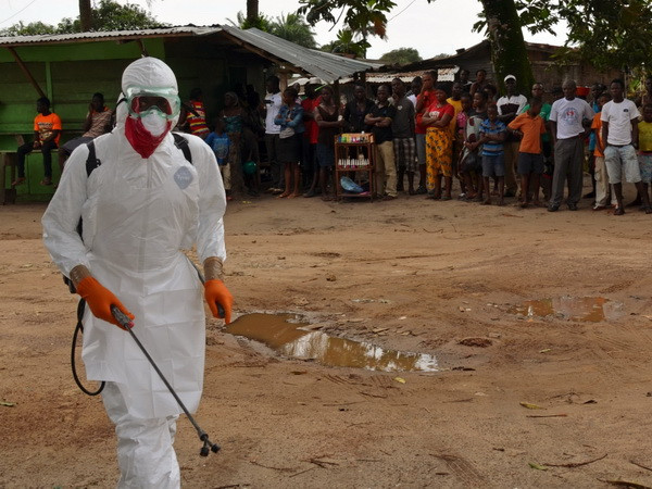 IMF cảnh báo dịch Ebola làm suy giảm kinh tế khu vực Tây Phi ảnh 1