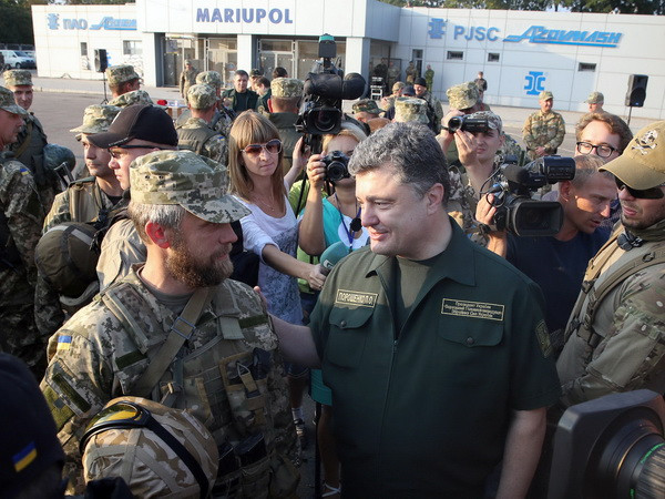 Tổng thống Ukraine Poroshenko tuyên bố sẽ giành lại Crimea ảnh 1