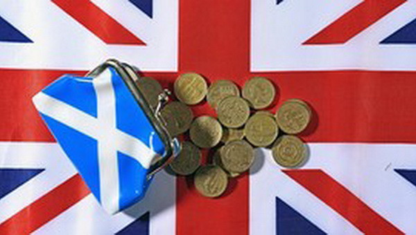 IMF cảnh báo nguy cơ bất ổn nếu Scotland tách khỏi Anh ảnh 1