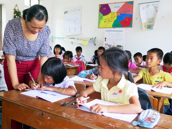 Bộ Giáo dục và Đào tạo đề nghị không thu các khoản ngoài học phí ảnh 1