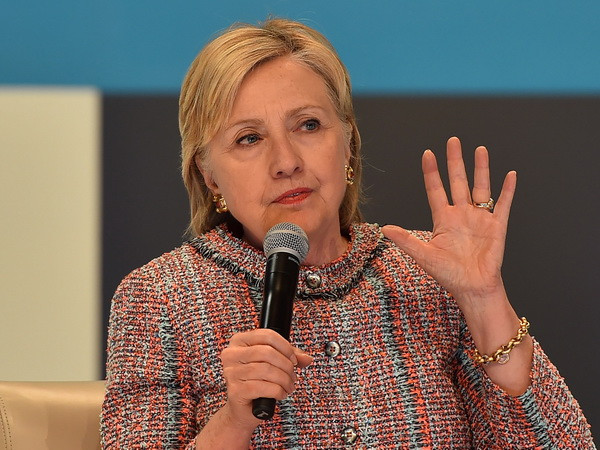 Bầu cử Mỹ: Cựu Ngoại trưởng Clinton tiếp tục nới rộng khoảng cách ảnh 1