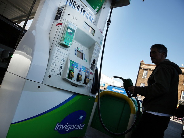 Giá dầu mỏ “lao dốc” sau khi Nigieria tăng sản lượng khai thác ảnh 1