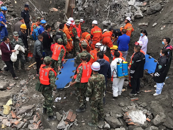 Xác định nhiều người an toàn trong vụ lở đất tại Tứ Xuyên ảnh 1