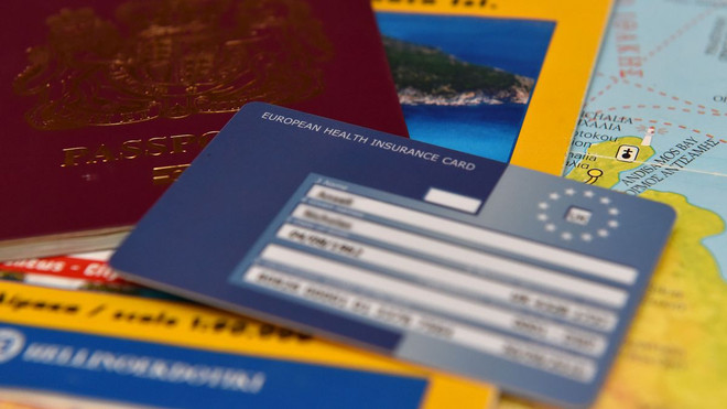 Thẻ Xanh EU. (Nguồn: PA) EU nới lỏng quy định cấp Thẻ Xanh nhằm thu hút lao động chất lượng cao ảnh 1