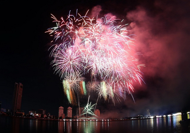 Hơn 5.000 khán giả đến với khai mạc Lễ hội Pháo hoa quốc tế Đà Nẵng ảnh 3