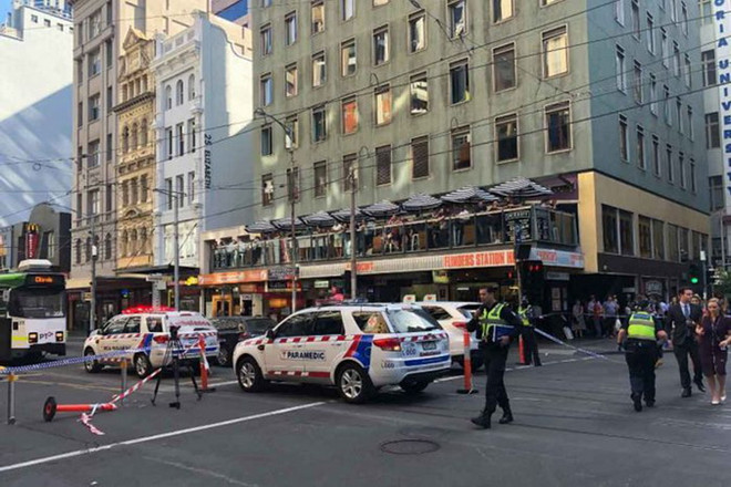 Australia: Lao xe vào người đi bộ, nhiều người nước ngoài bị thương ảnh 1