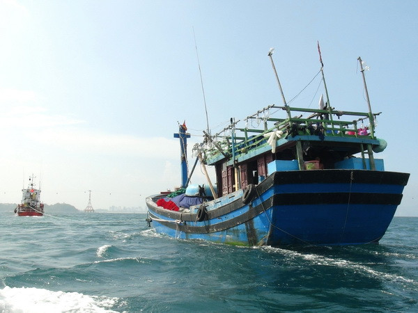 Cứu nạn thành công chín ngư dân trên tàu cá bị nạn trên biển ảnh 1