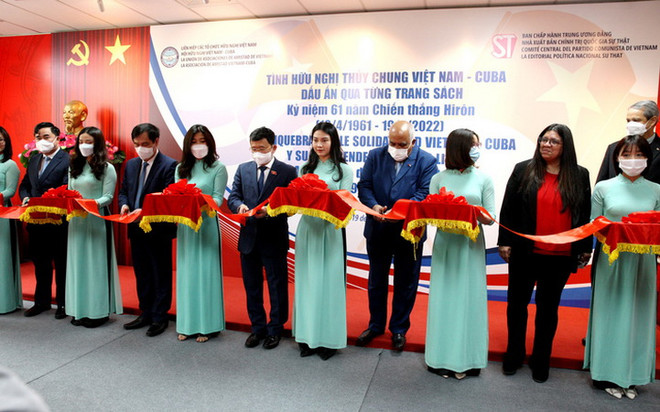 Tình hữu nghị thủy chung Việt Nam-Cuba: Dấu ấn qua từng trang sách ảnh 1
