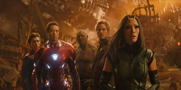 'Avengers: Infinity War' phá kỷ lục tại Việt Nam của 'Em chưa 18' ảnh 1