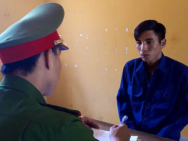 Đắk Nông: Cảnh sát giao thông bắt đối tượng trốn truy nã ảnh 1