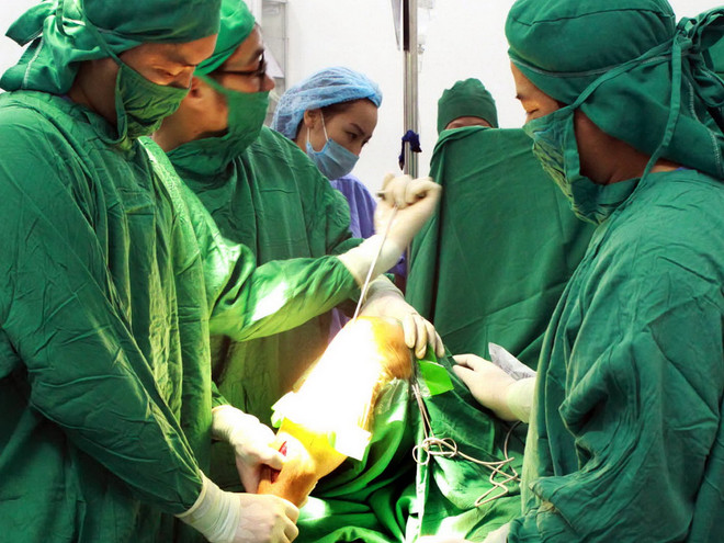 Hải Phòng: Một bé trai tử vong sau ca phẫu thuật tách ngón tay ảnh 1